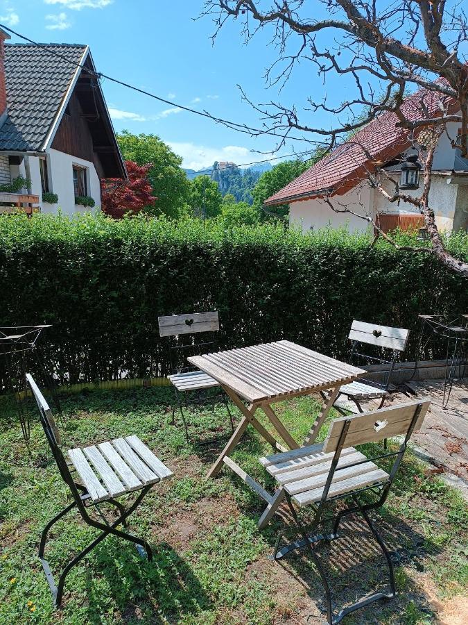 Pr Mocnk Hostel Bled Bagian luar foto