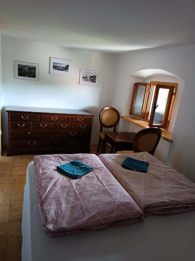 Pr Mocnk Hostel Bled Bagian luar foto