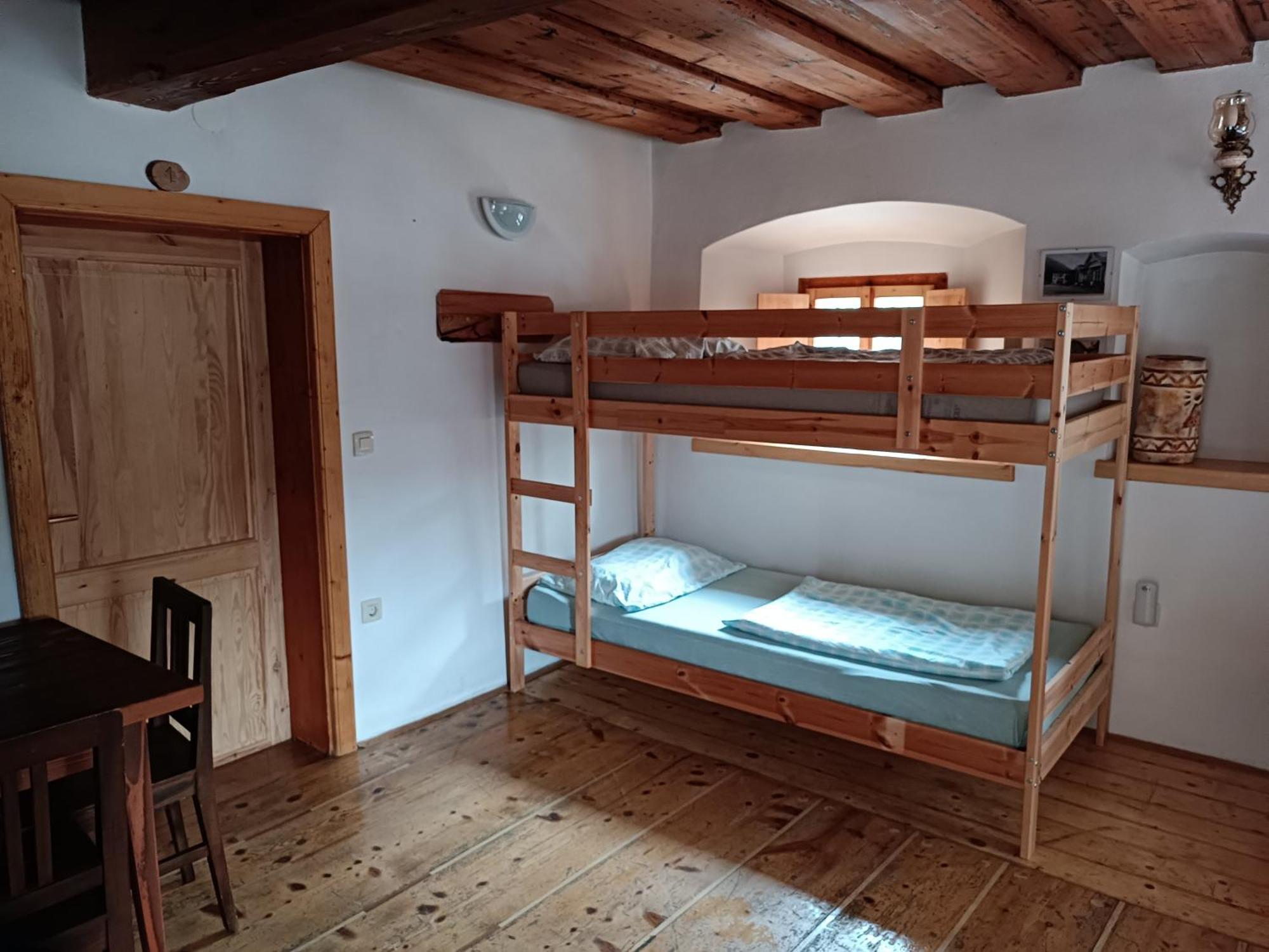 Pr Mocnk Hostel Bled Bagian luar foto