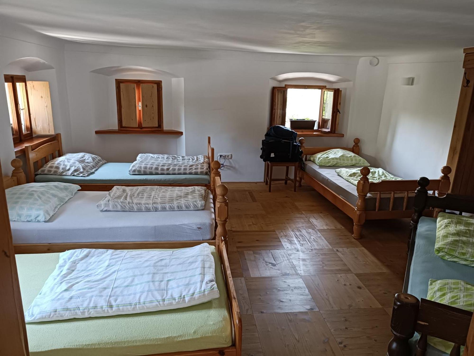Pr Mocnk Hostel Bled Bagian luar foto